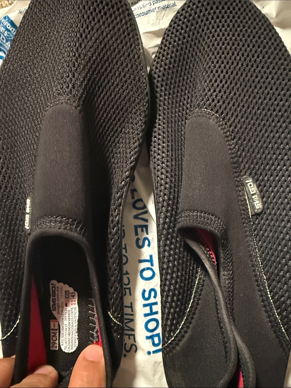 Skechers Black Slip-On Mesh Comfort Sneakers Size 11 men